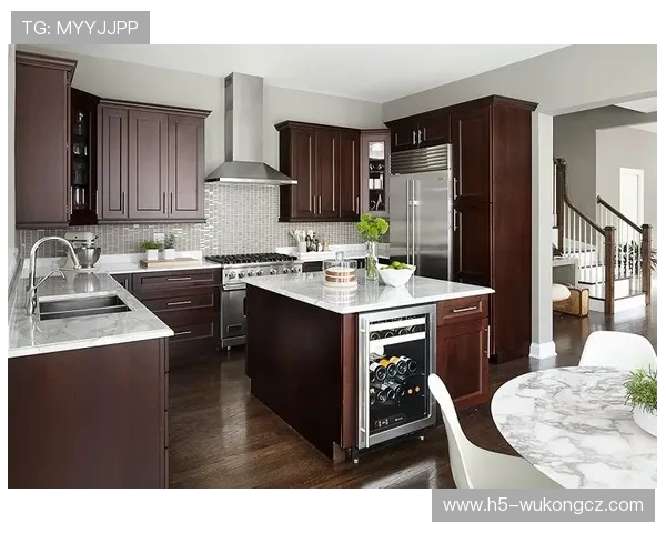 仲满家的厨房比我家客厅还大