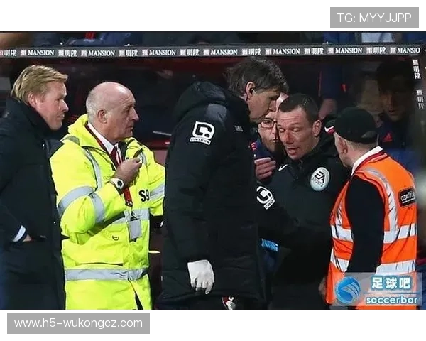 场外替补席冲突如何影响裁判判罚及规则界定