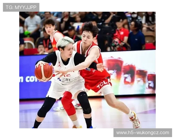 杨舒予居然晒出冰箱，里面全是进口零食，我都忍不住想搬她家住了！