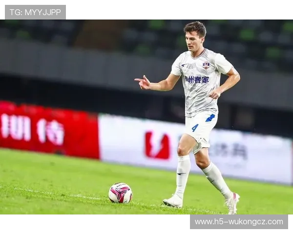 米切尔·罗宾逊内线补防效率提升显著 拉开球队防守稳定性差异